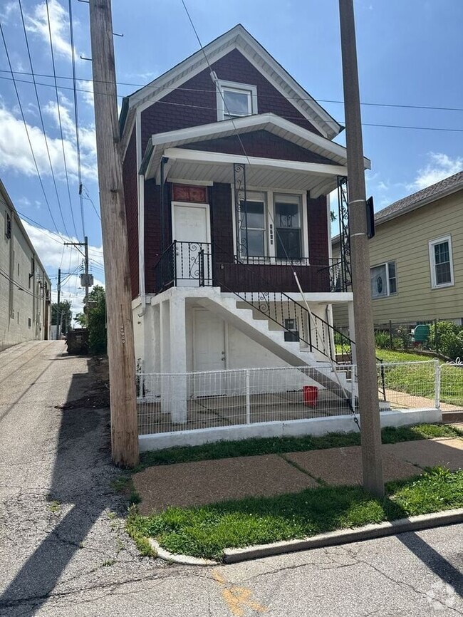 Building Photo - Beautifully renovated with mother in law s... Rental