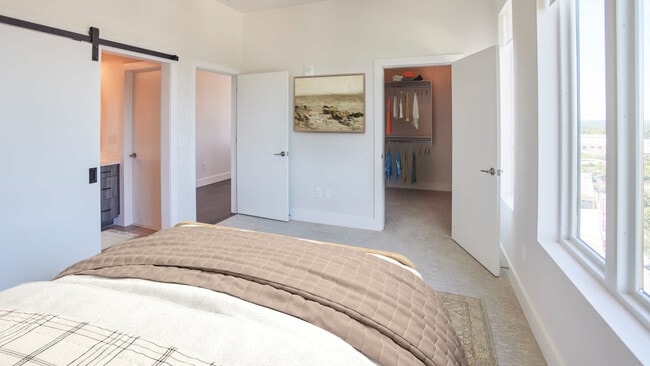 Dormitorio alfombrado