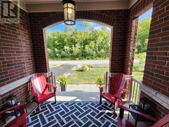 Photo - 84 Diamond Valley Dr