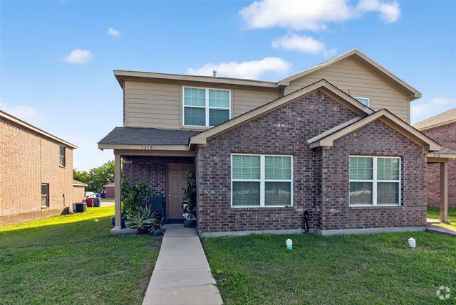 Building Photo - 1712 S Waco St Rental