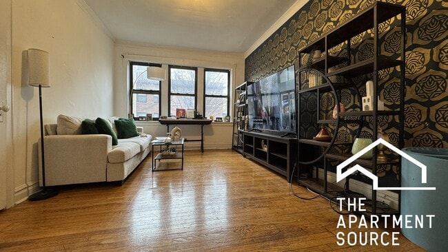 Building Photo - 2929 W McLean Ave Unit 1