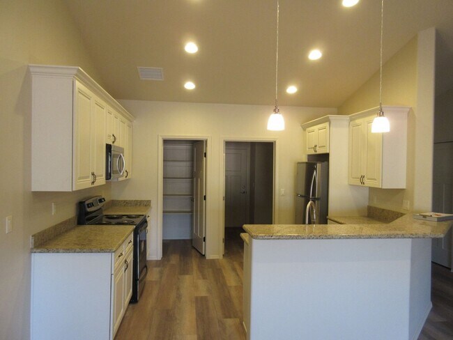Photo - Newer 2 bed / 2 Bath Site Built Home