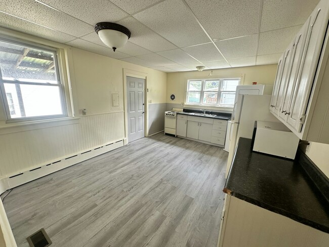Building Photo - 2 Main St Unit 3 Rental