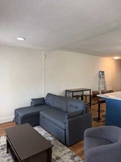 4209 Euclid Ave Unit 4209 Euclid Avenue