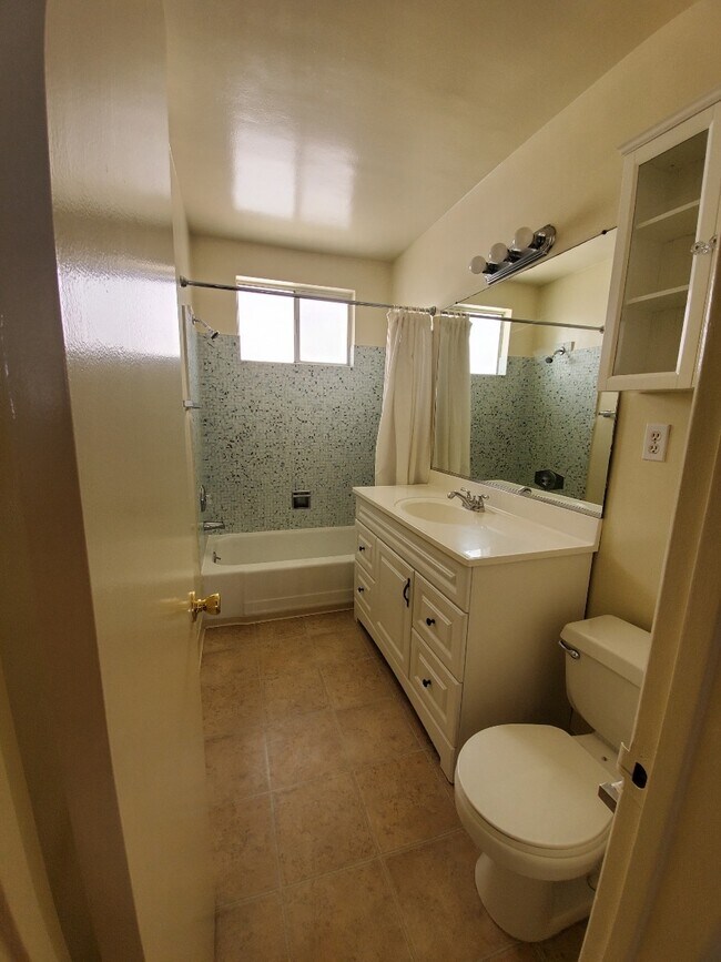 Photo - 4477 Colbath Ave