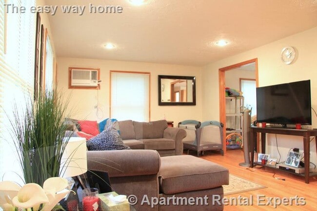 Photo - 201 Sherman St