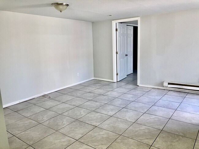 Photo - 5457 Erdrick St Unidad #3