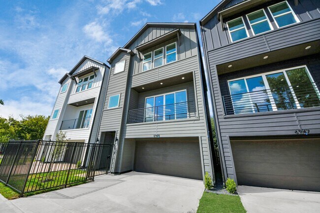 Photo - 6949 Foster St