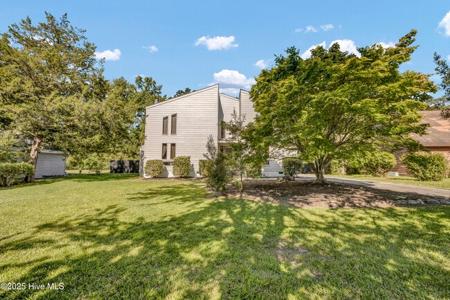 Photo - 14 Creekstone Ln