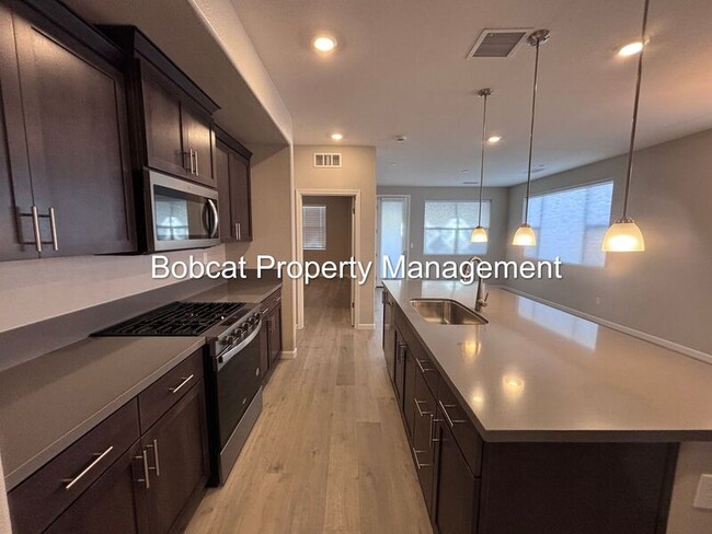 Photo - 860 Furlong Dr