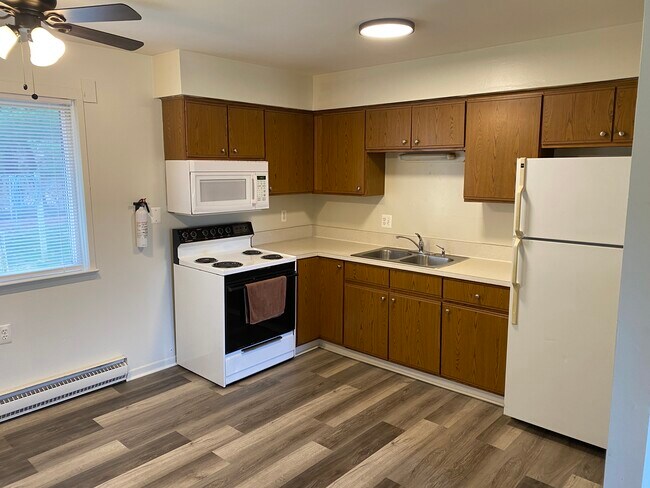 Kitchen - 9029 Cedar Lake Rd. Casa Adosada