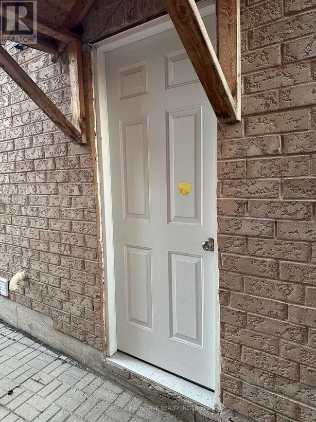Photo - 14 Whitbread Crescent