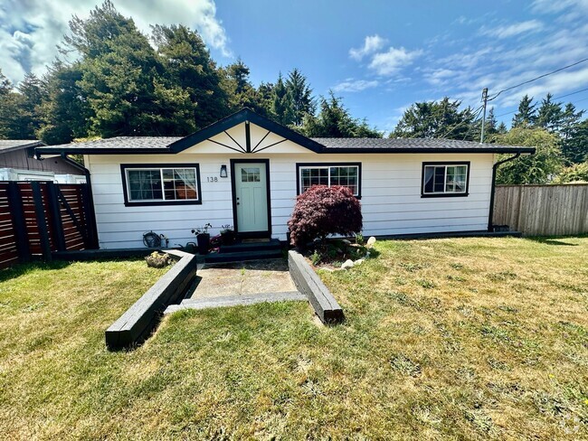 Building Photo - Beautifully Remodeled Home Backing Up to t...