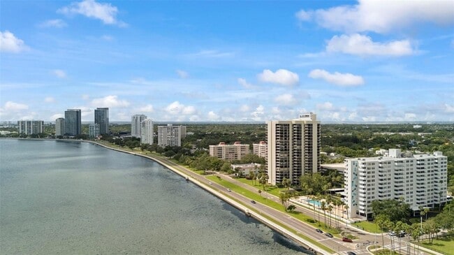 Building Photo - 4141 Bayshore Blvd Unit 306