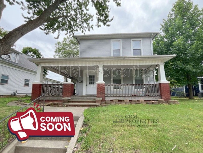 Building Photo - 517 W Jefferson St Unit Upper