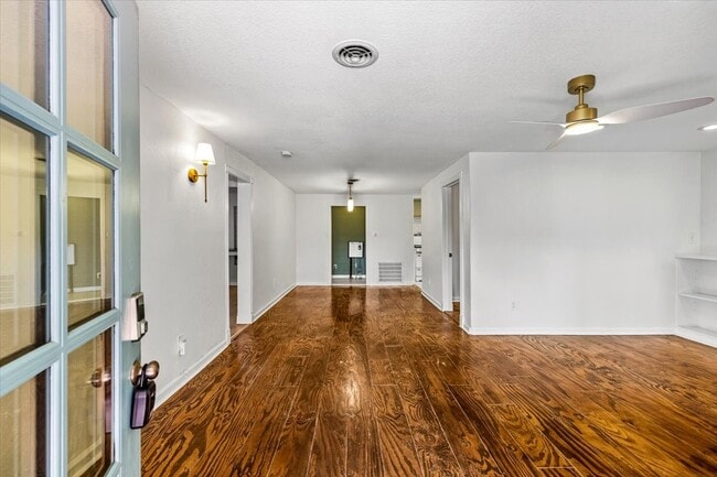 Photo - 5522 Avenue O 1/2