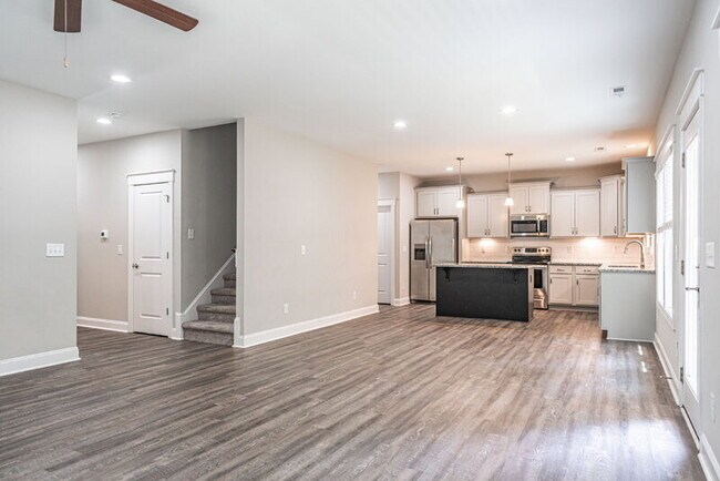 643 Lilac Ln