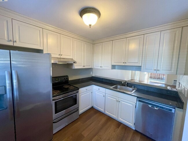 Building Photo - 7317 Starward Dr Unit 47