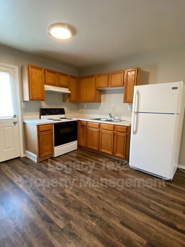 Photo - 705 Miracle Ln Unidad A