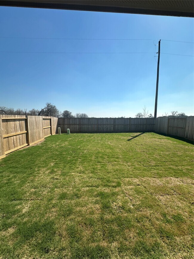 Photo - 206 Mercury Sky Rd