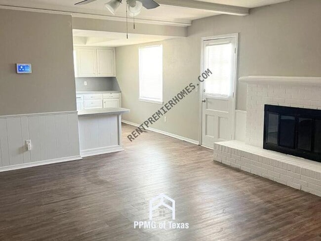 Photo - 10904 N Linn Ave