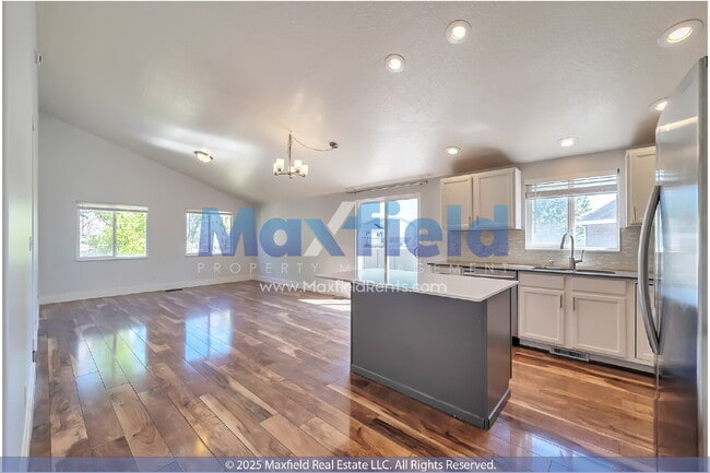 LEASE SPEICAL: $500 OFF!! Saratoga Springs - Harvest Hills - 5 Bedroom 3 Bath - Pet Friendly
