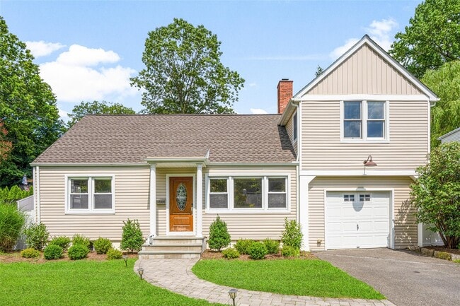 Building Photo - 1504 Raleigh Rd Rental