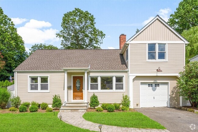 Building Photo - 1504 Raleigh Rd Rental