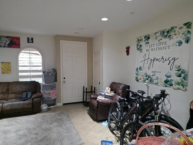 Building Photo - 16 Paseo del Rey Unit 16 paseo del rey