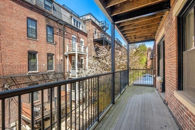 Photo - 70 Clarendon St Unit 2