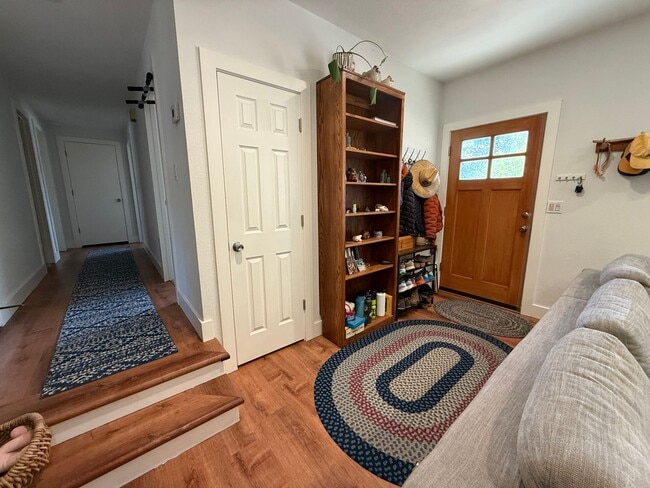 Photo - Spacious 4 Bed/3 Single Family Home in SW Bend - Large Backyard