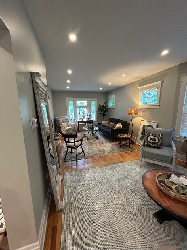 Sala de estar - 448 Crescent Ave Unidad Lower