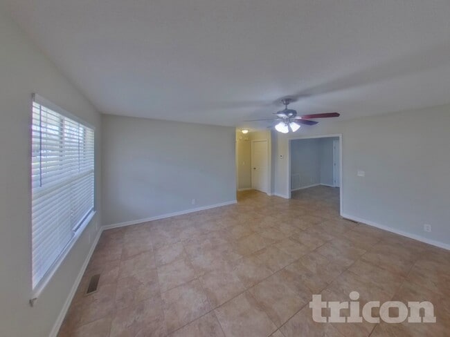 Photo - 1135 Mahogany Trail