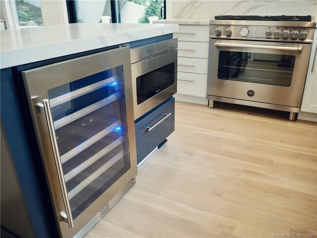 Photo - 70 Seminary St