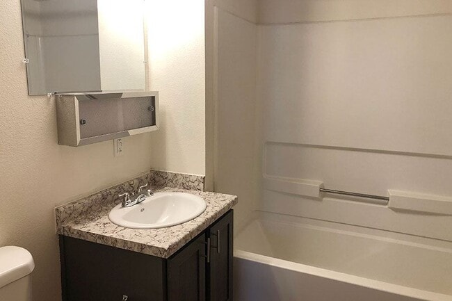 Photo - SUNDANCE NEWTON APARTMENTS