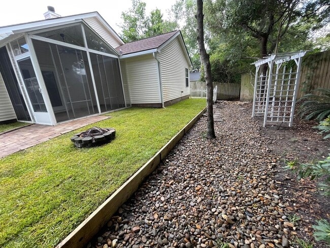 Photo - 210 Lytham Ct