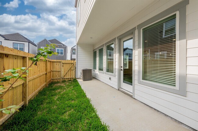 Photo - 8402 Berry Green Ln