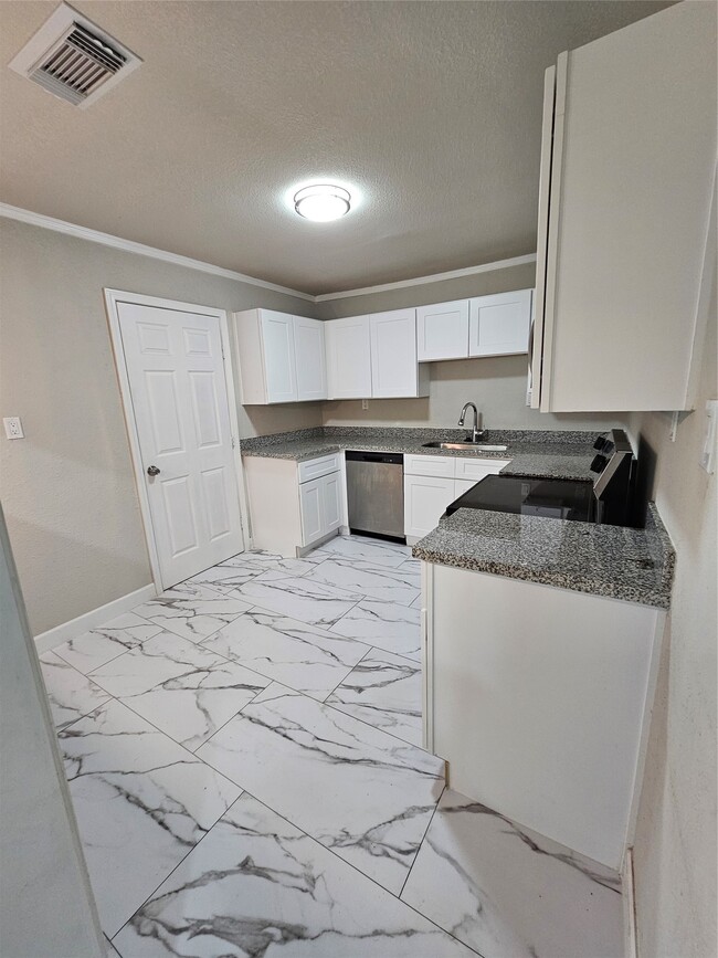 Photo - 120 Antionette Ln