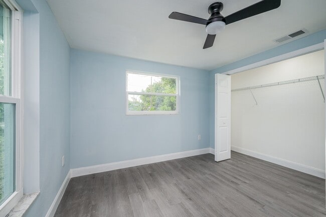 Photo - 1016 7th St E
