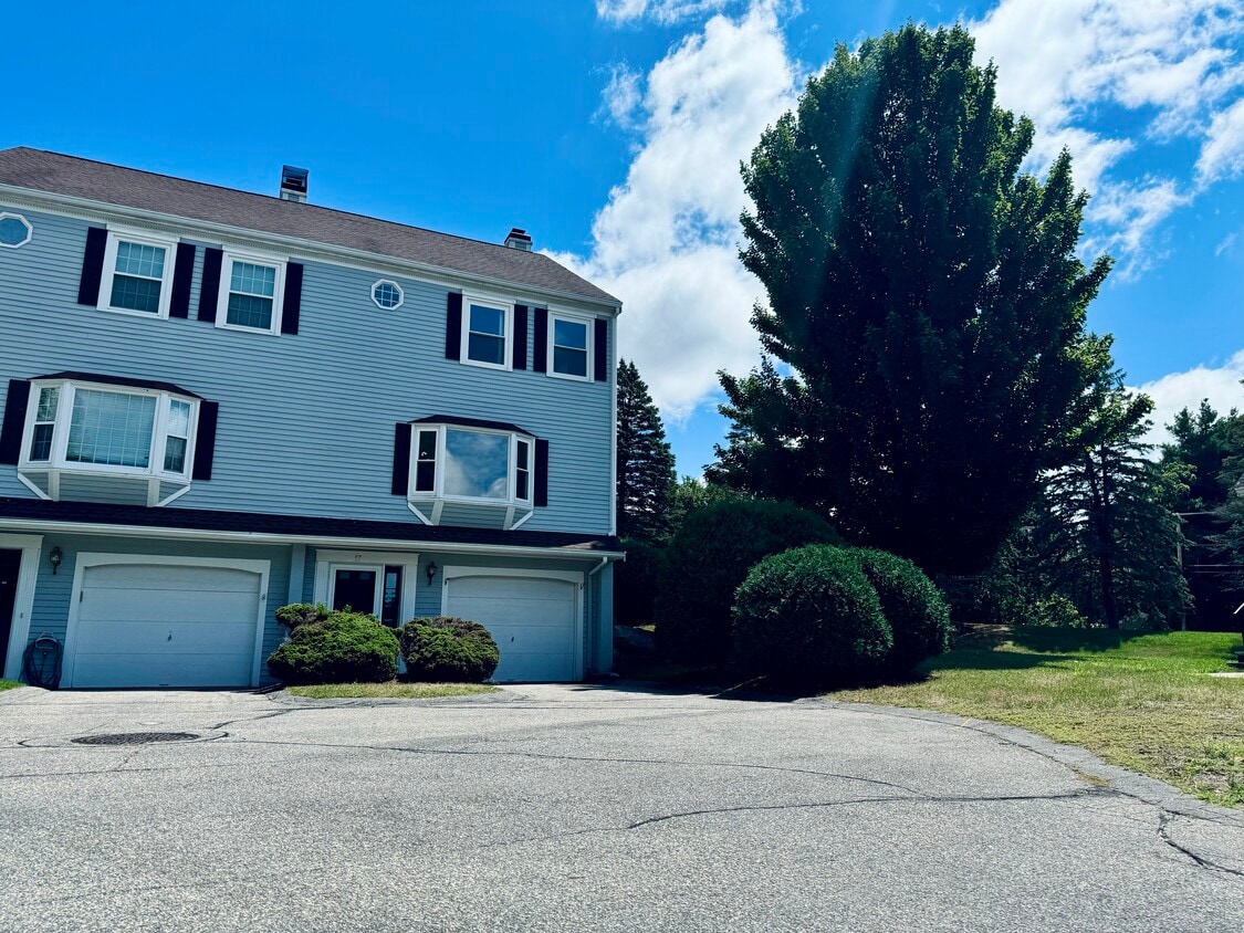 Photo - 17 Cadogan Way (Nashua, NH)