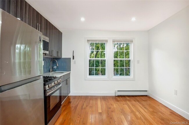 Photo - 89-33 Moline St