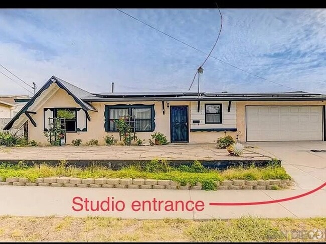 Building Photo - 1211 Carlsbad St Rental