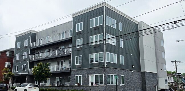 Building Photo - 241 Ridge Rd Unit 4F Rental
