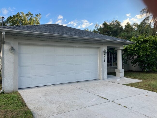 Photo - 4185 Simkins Ave