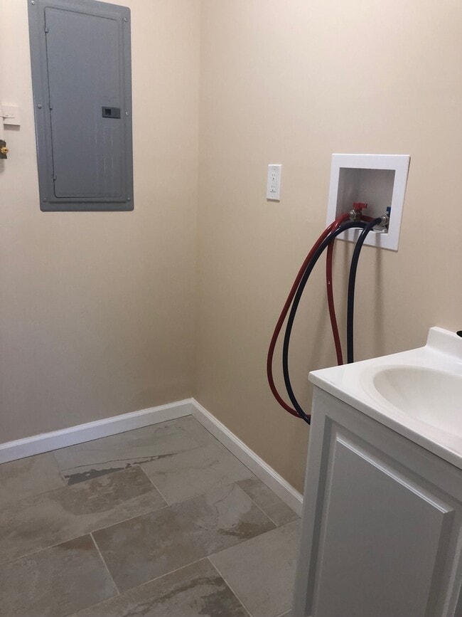56 Merritt Dr