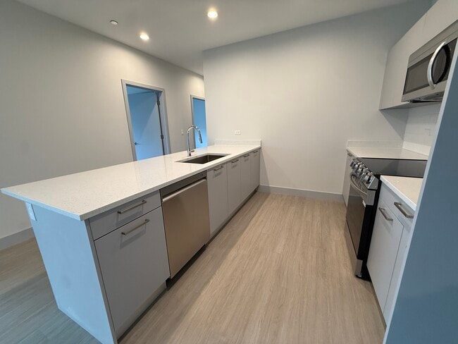 Photo - 6350 N Glenwood Ave Unit 303