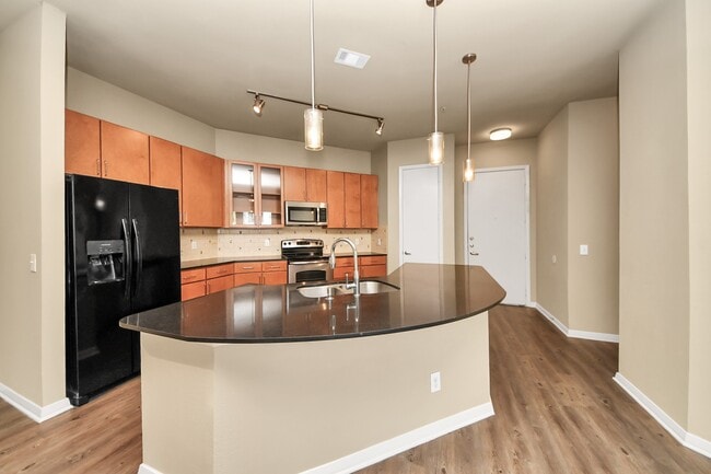 Photo - 5455 Richmond Ave.