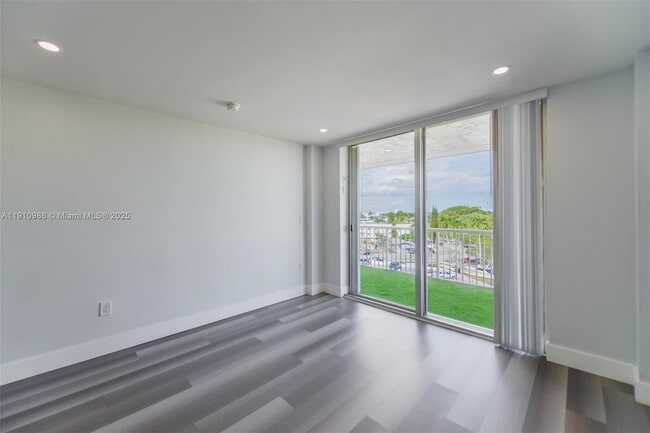 Photo - 1800 NW 24th Ave Unit 712