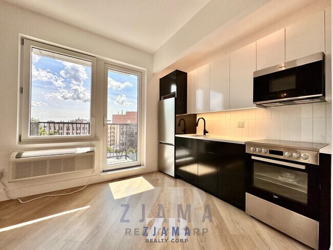 Building Photo - 1042 President St Unit 6F Rental