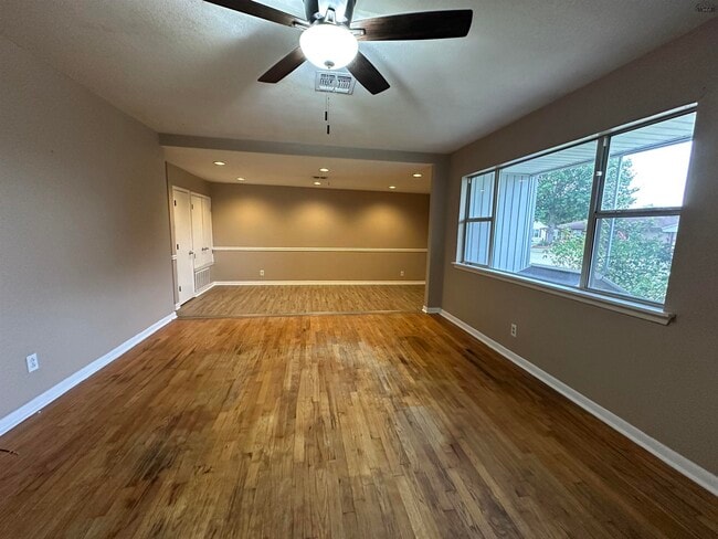 Photo - 4408 Cunningham Dr